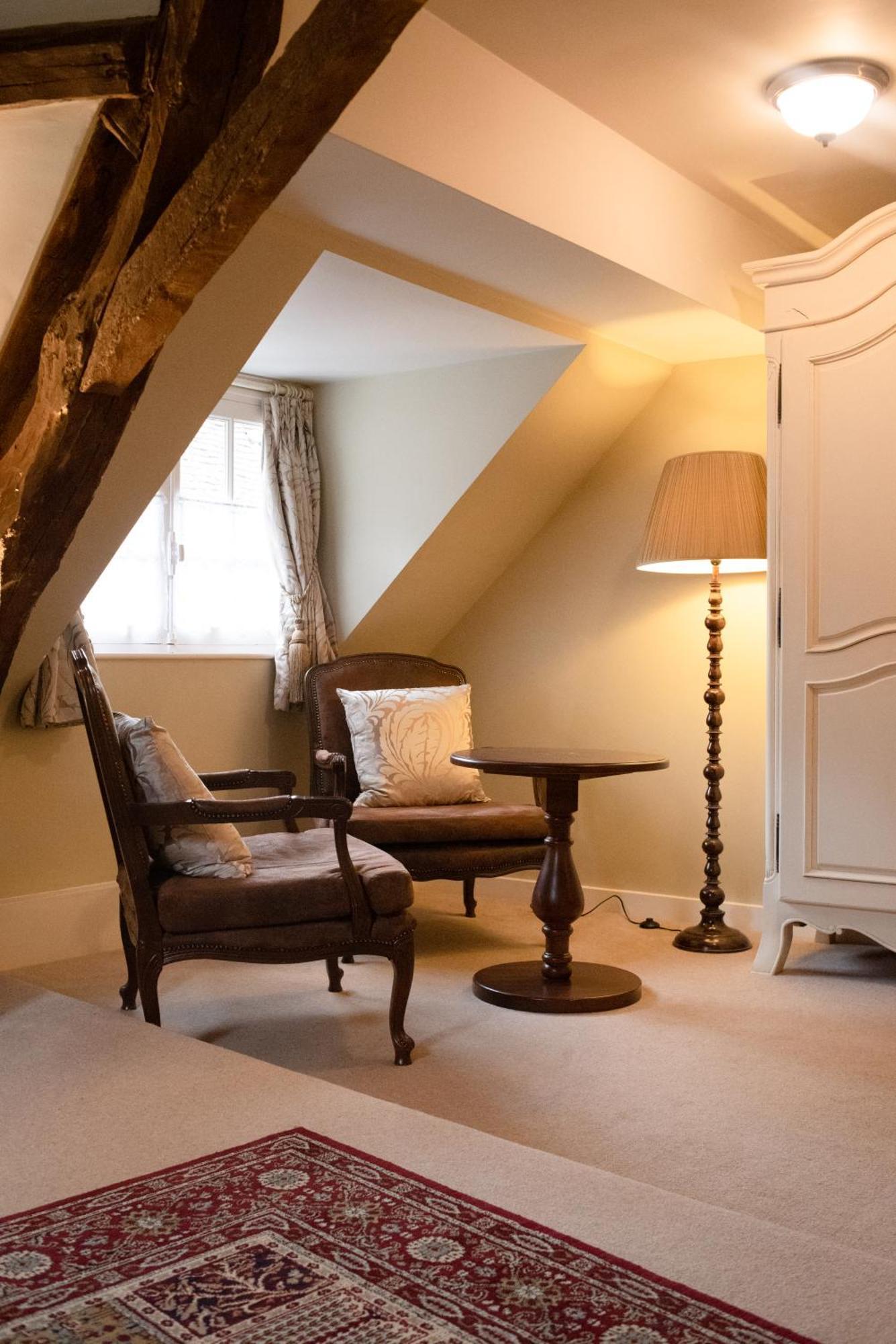 Hotel Logis De France La Chartre-sur-le-Loir