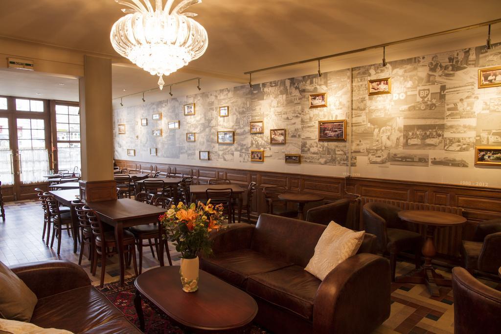 Hotel Logis De France La Chartre-sur-le-Loir